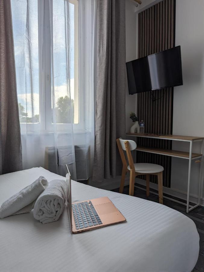 Hotel Le Lion D'Or แบร์เนย์ ภายนอก รูปภาพ