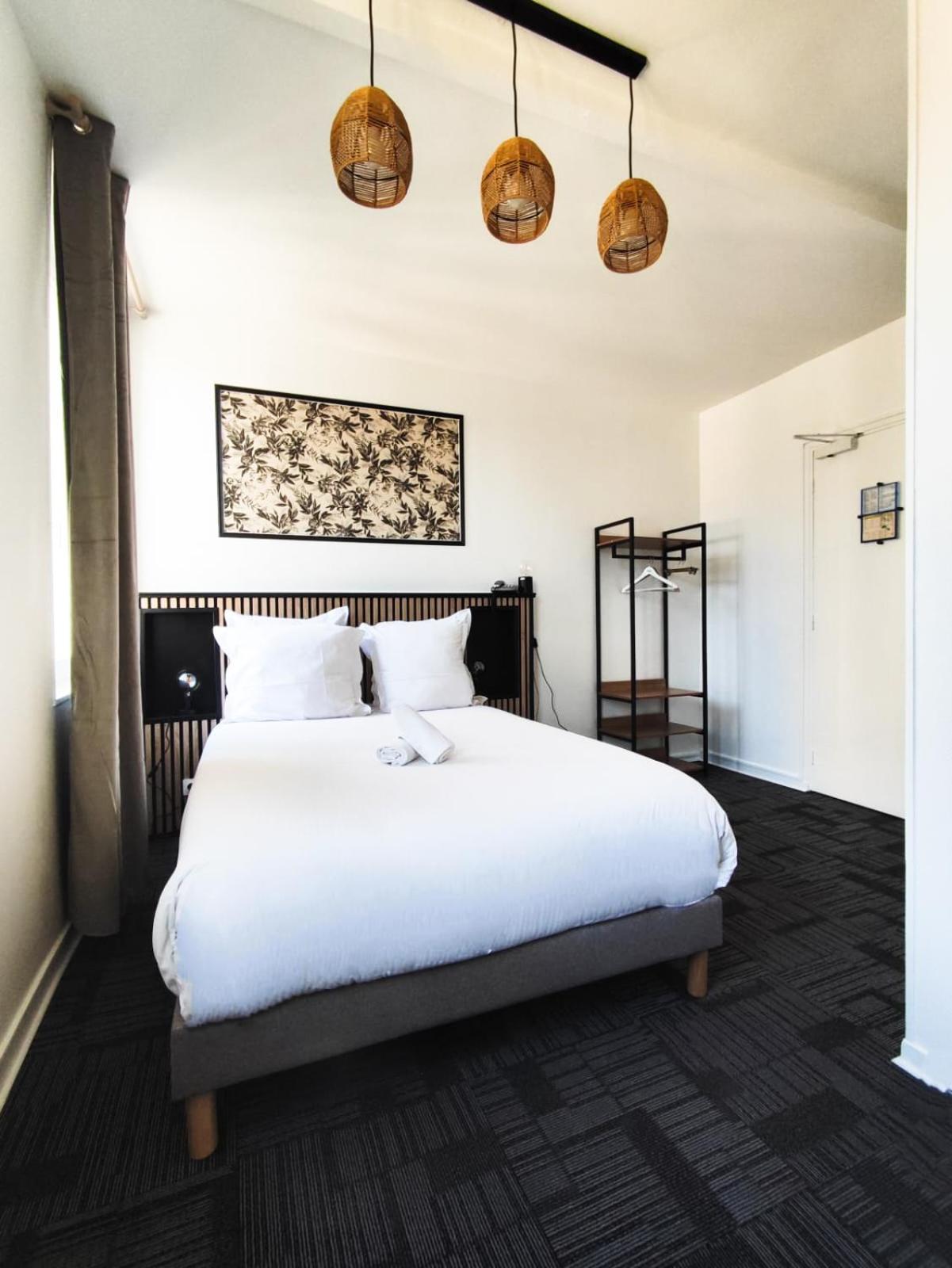 Hotel Le Lion D'Or แบร์เนย์ ภายนอก รูปภาพ