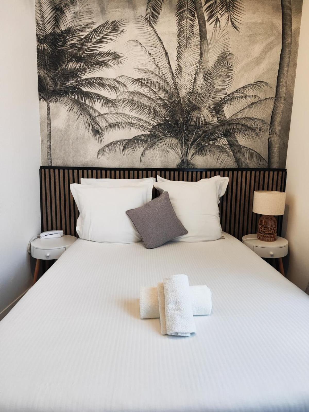 Hotel Le Lion D'Or แบร์เนย์ ภายนอก รูปภาพ