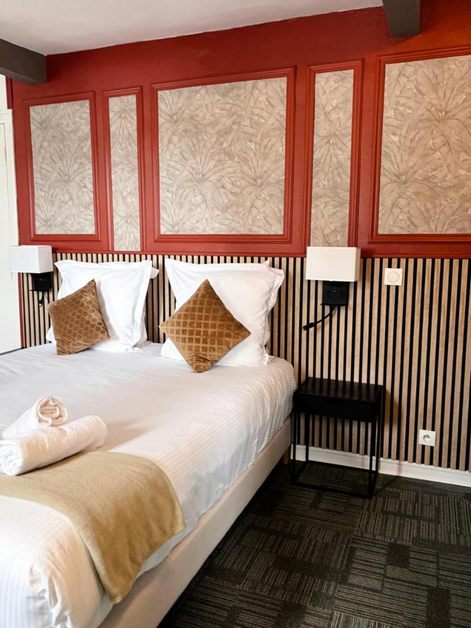 Hotel Le Lion D'Or แบร์เนย์ ภายนอก รูปภาพ